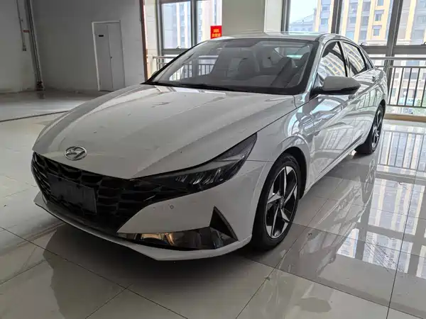 Hyundai Elantra 2023