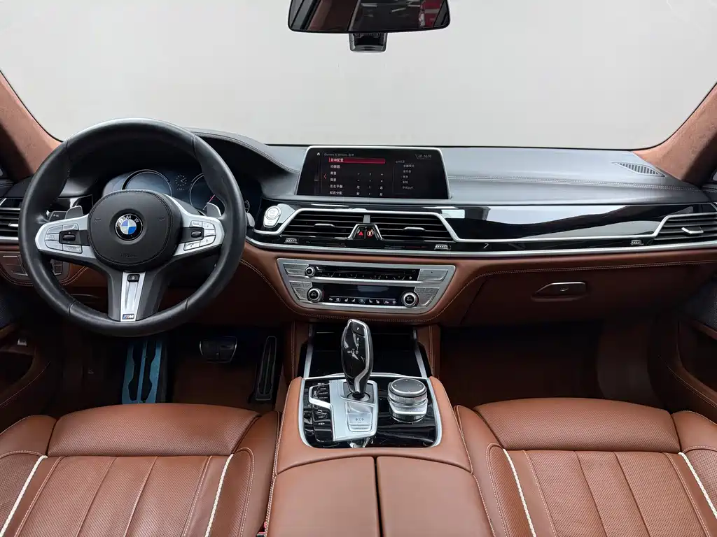 BMW 7 Series 2019 — фото 9