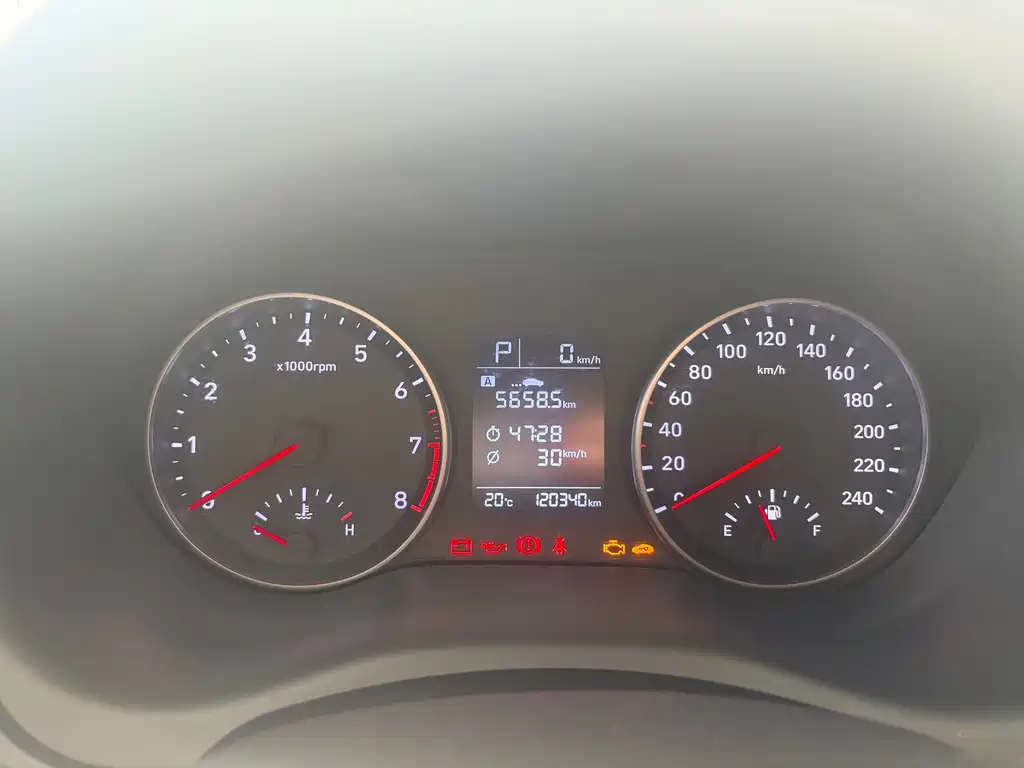 Hyundai Elantra 2017 — фото 16