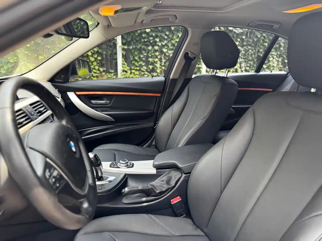 BMW 3 Series 2016 — фото 14