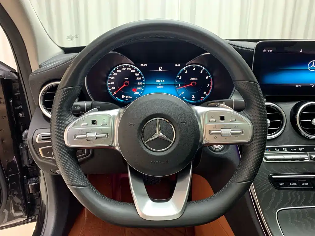 Mercedes-Benz C-Class 2020 — фото 15
