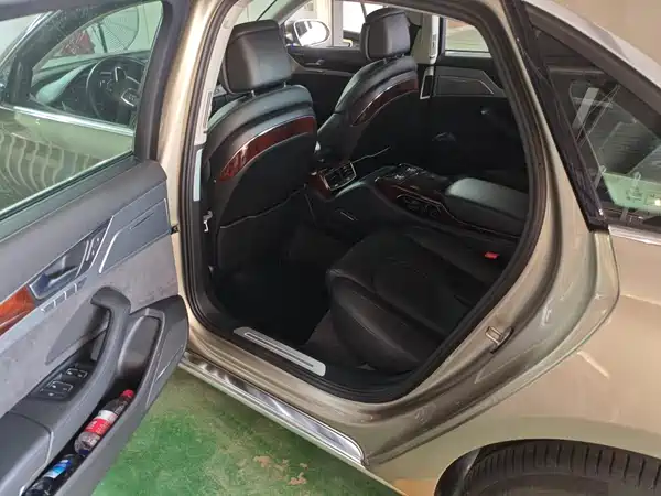 Audi A8 2013