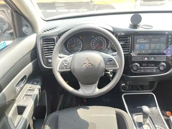 Mitsubishi Outlander 2021