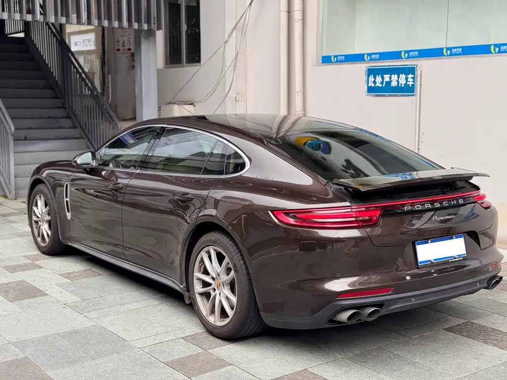 Porsche Panamera 2017 — фото 2