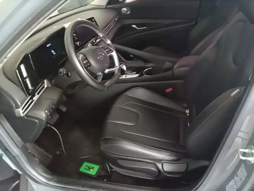 Hyundai Elantra 2021 — фото 15