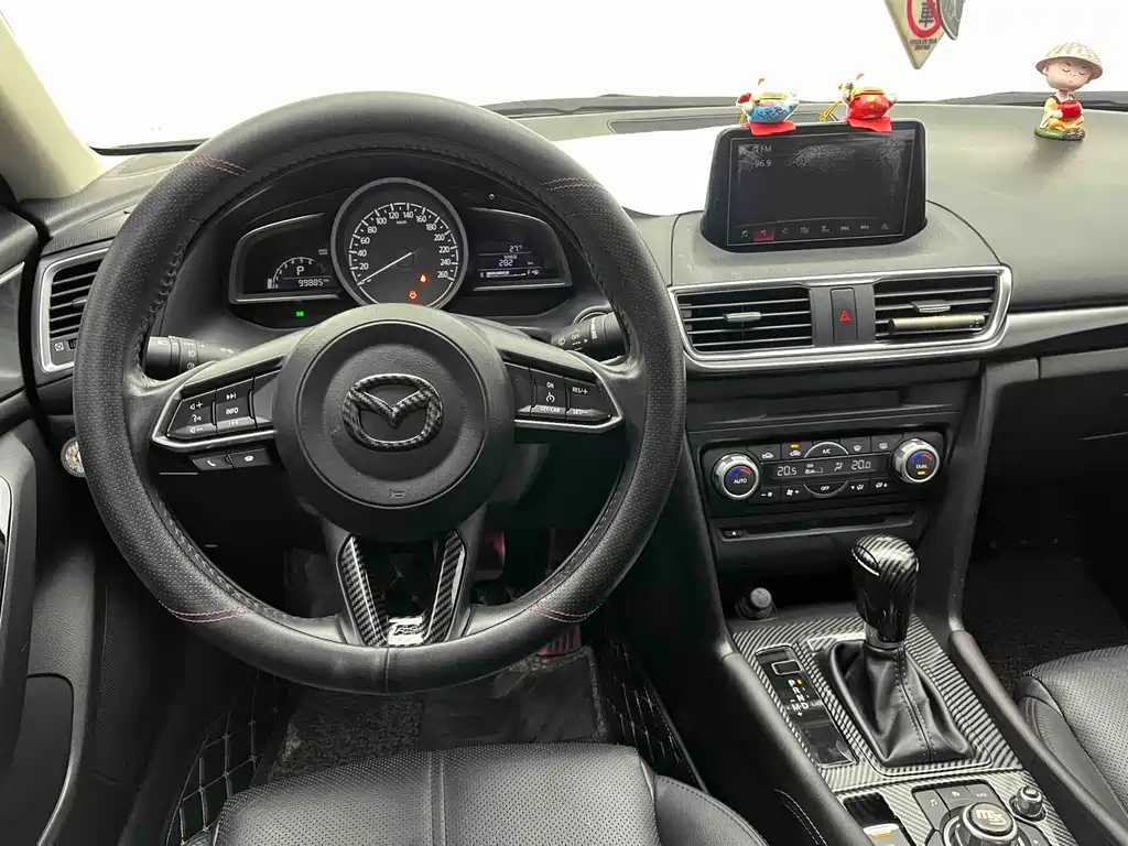 Mazda 3 Axela 2019 — фото 5