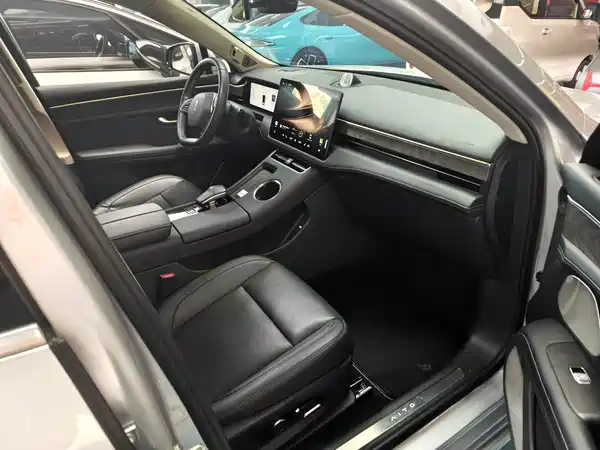 AITO M5 2022