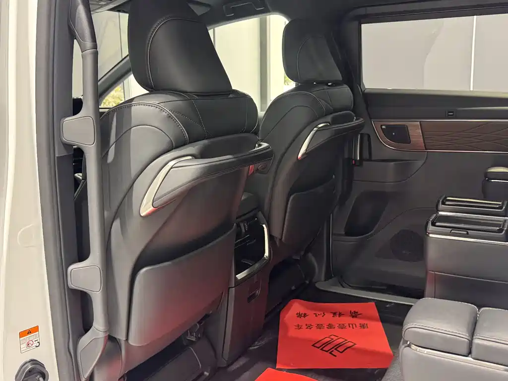 Toyota Vellfire 2024 — фото 26