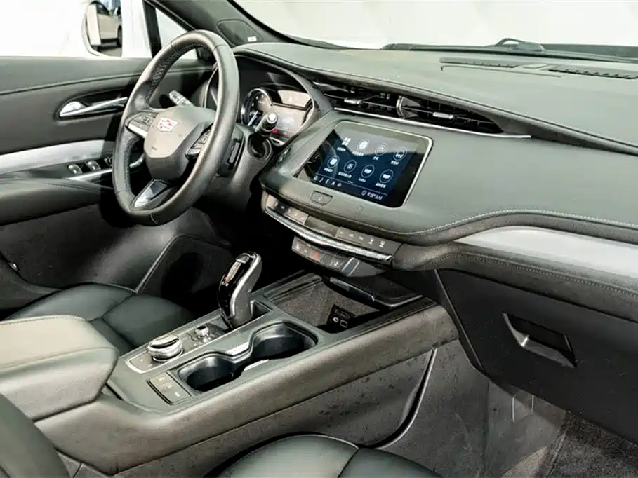 Cadillac XT4 2020 — фото 17