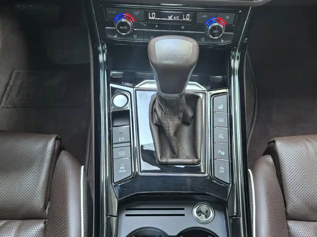 Volkswagen Phideon 2023 — фото 15
