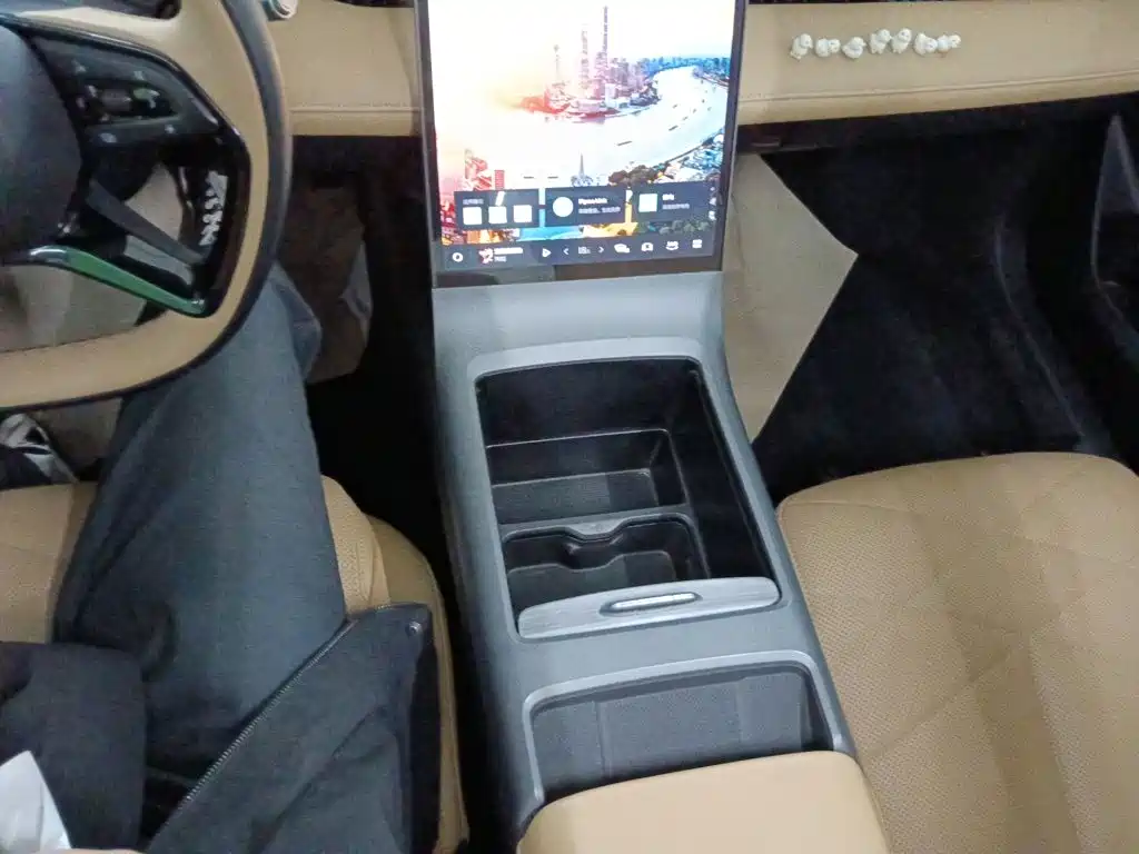 Geely Galaxy L6 2024 — фото 10