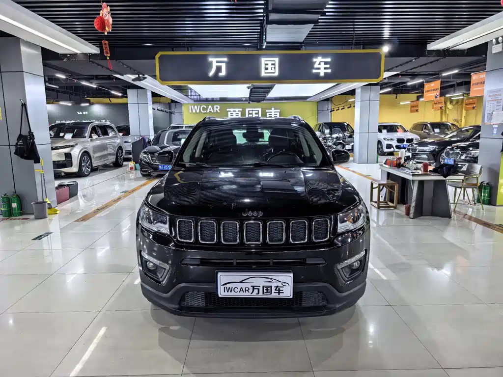Jeep Compass 2017 — фото 2