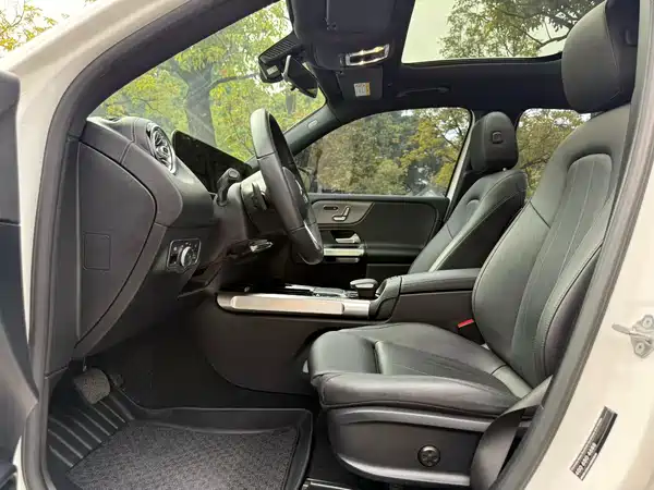 Mercedes-Benz GLB 2021
