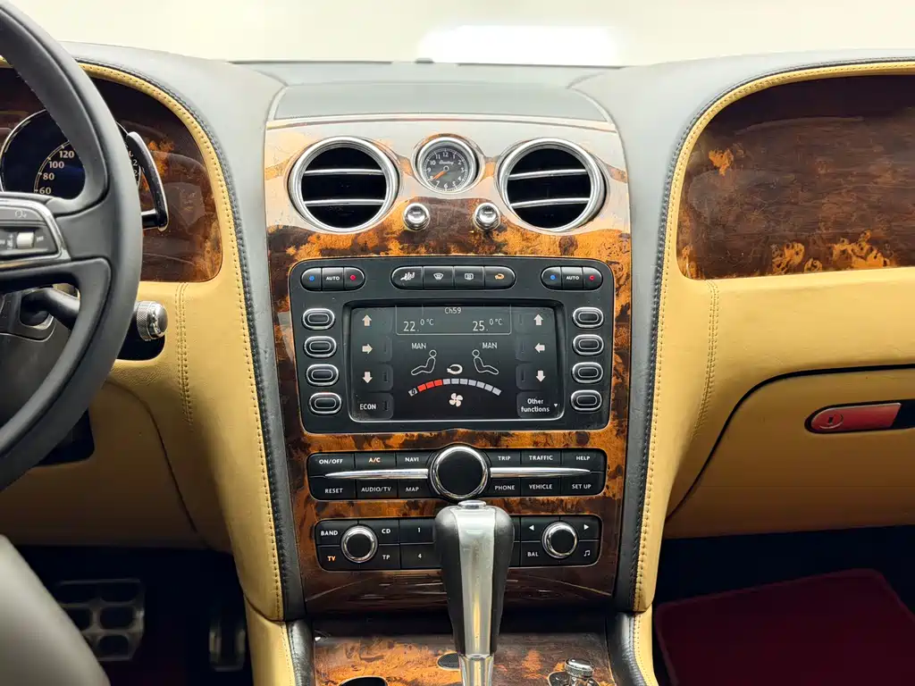 Bentley Flying Spur 2007 — фото 17