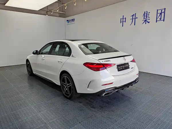 Mercedes-Benz C-Class 2024