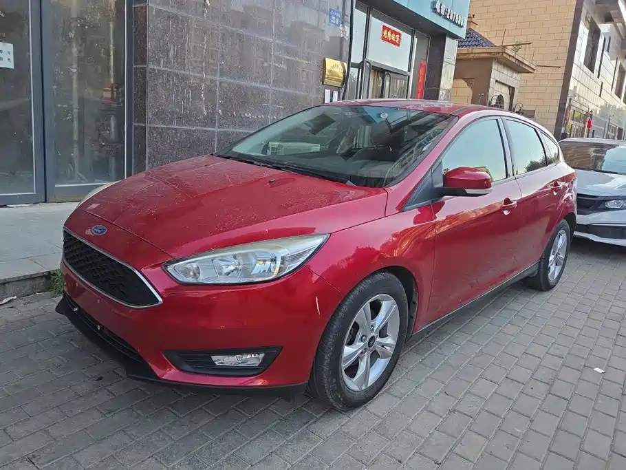 Ford Focus 2017 — фото 1