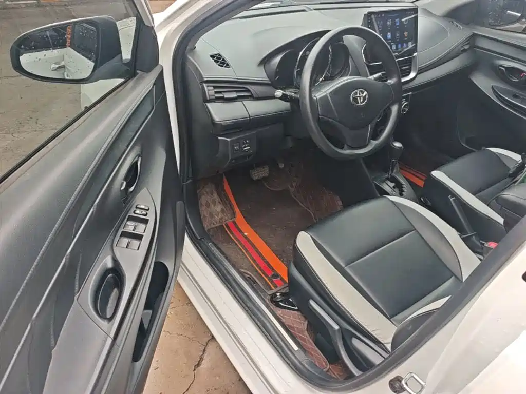 Toyota Yaris L 2019 — фото 16