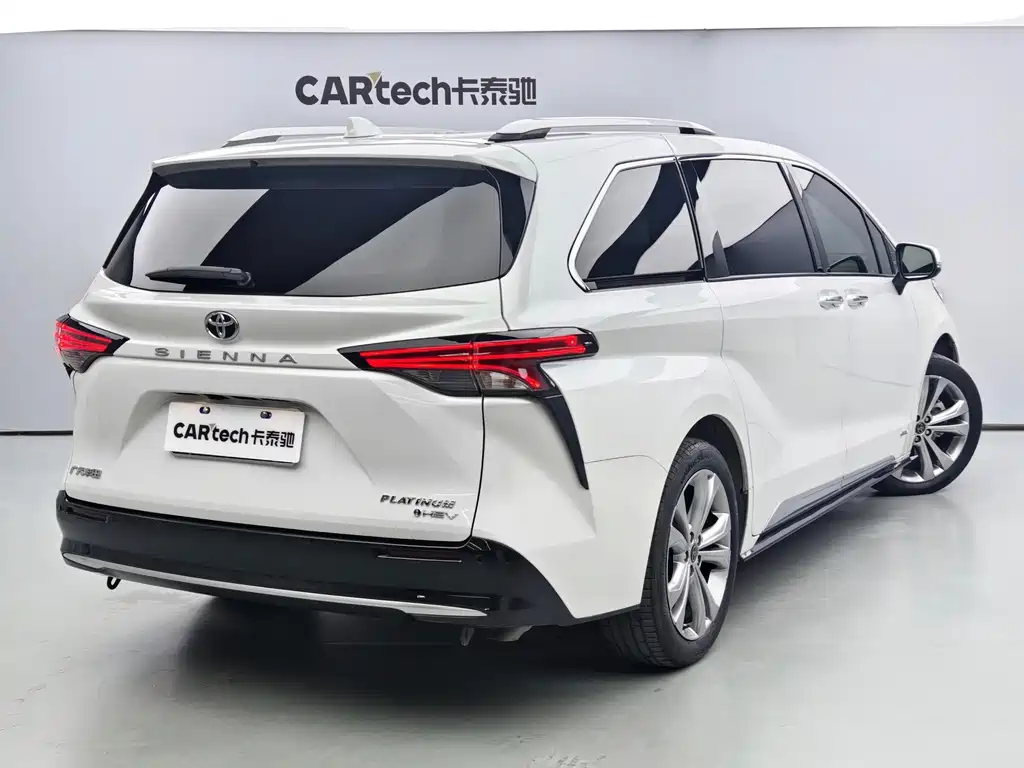 Toyota Sienna 2024 — фото 10