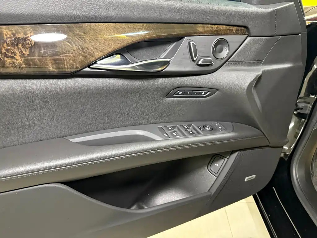 Cadillac CT6 2023 — фото 15