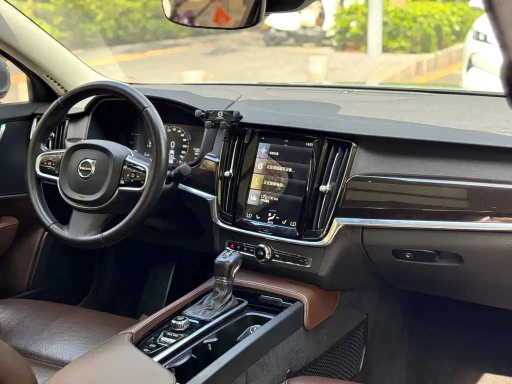 Volvo S90 2018 — фото 10