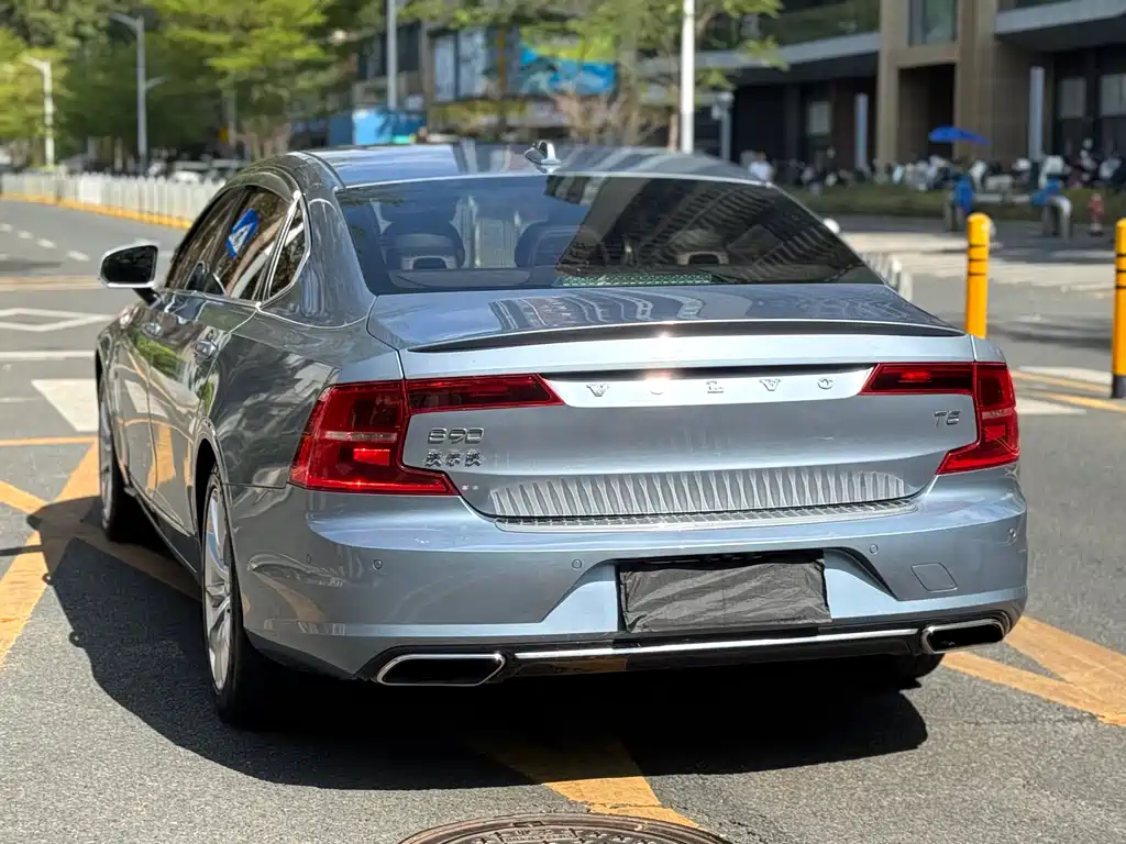 Volvo S90 2018 — фото 18