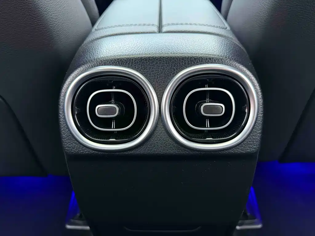 Mercedes-Benz C-Class 2022 — фото 20