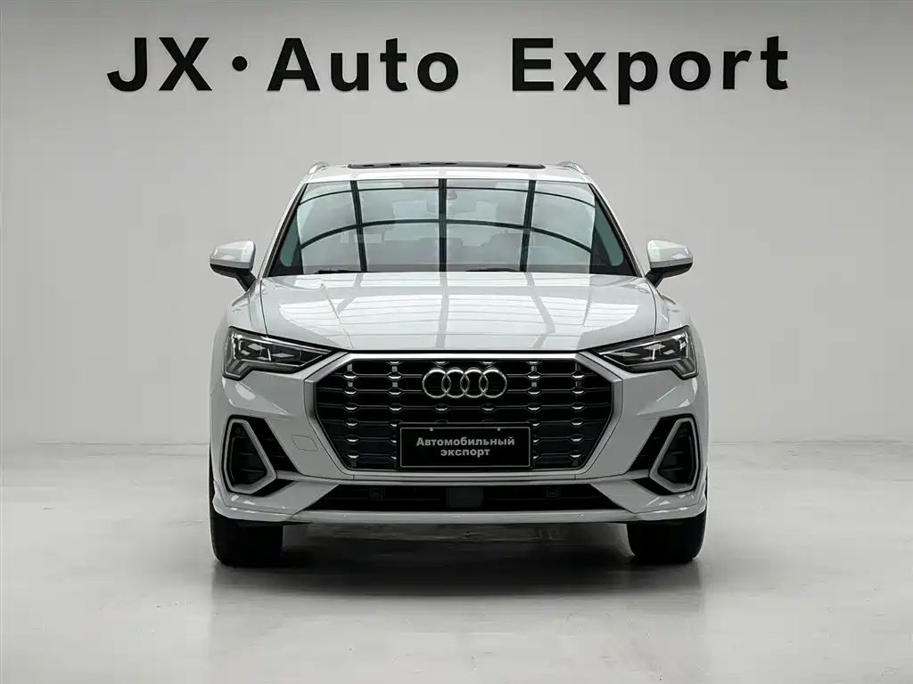 Audi Q3 2022 — фото 2