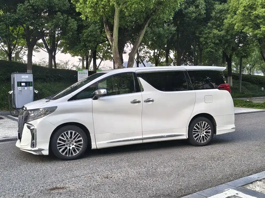 Toyota Alphard 2018 — фото 3
