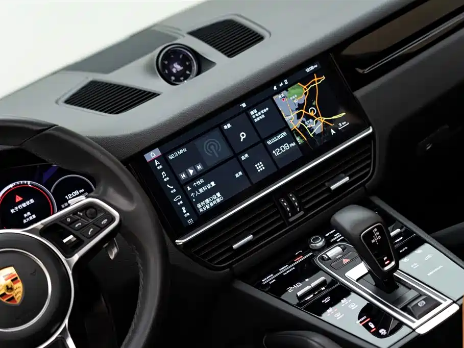 Porsche Cayenne 2018 — фото 13