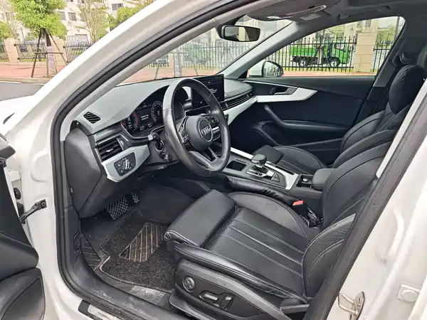 Audi A4L 2021