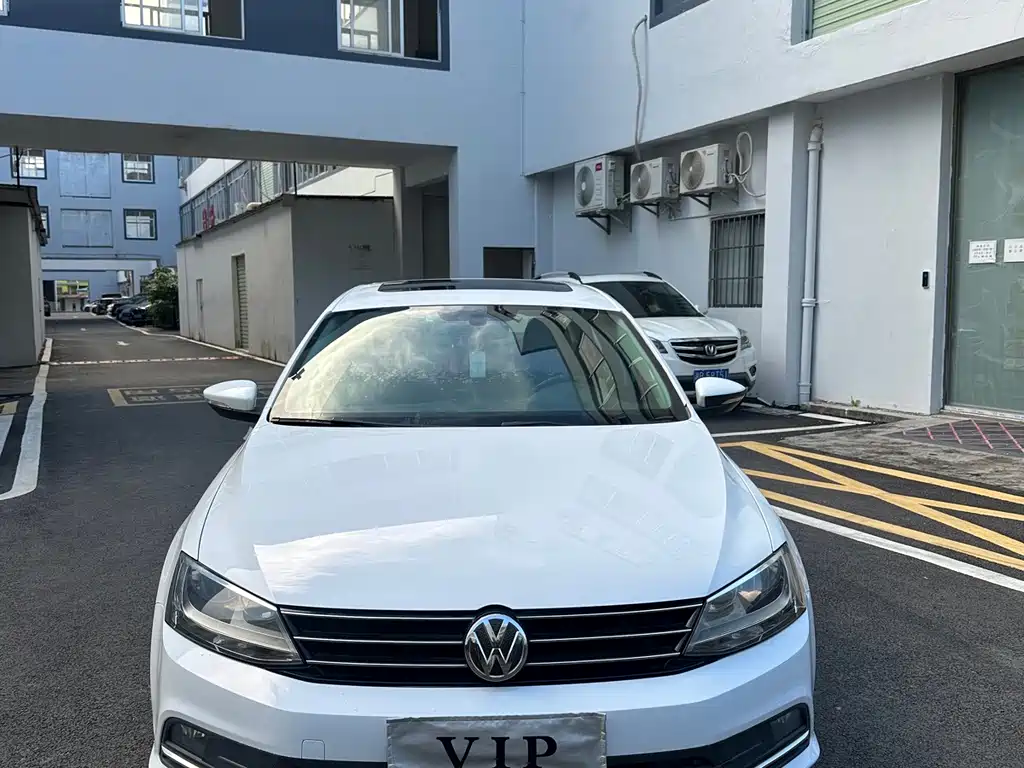 Volkswagen Sagitar 2018