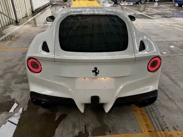 Ferrari F12berlinetta 2013