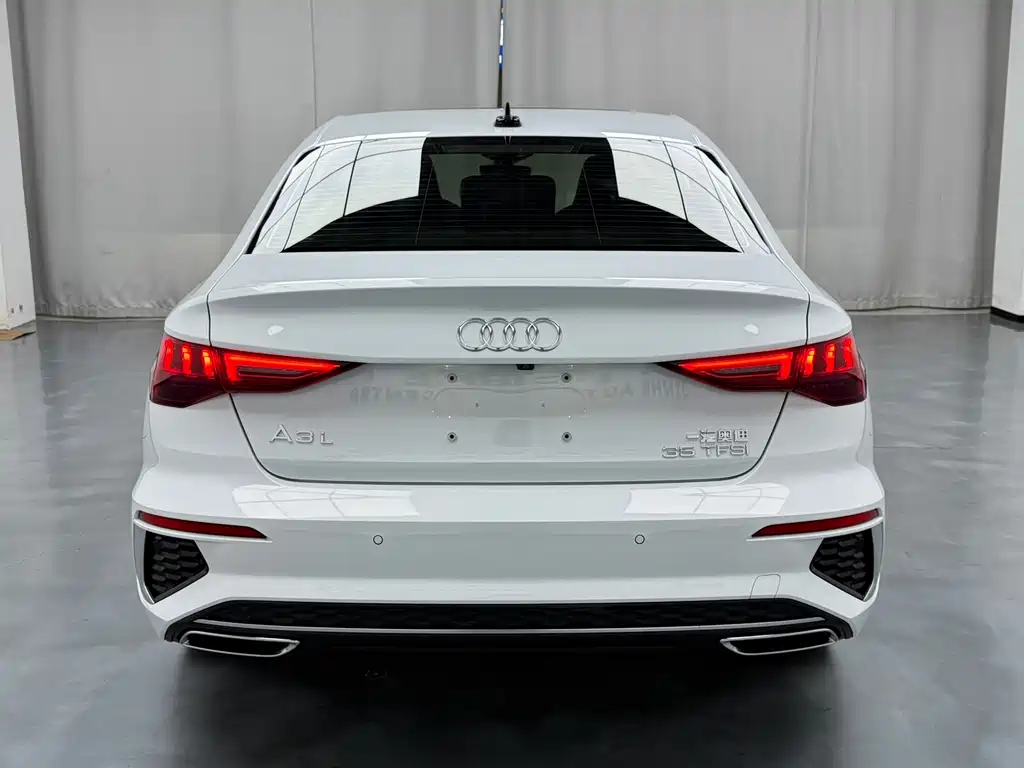Audi A3 2023 — фото 12