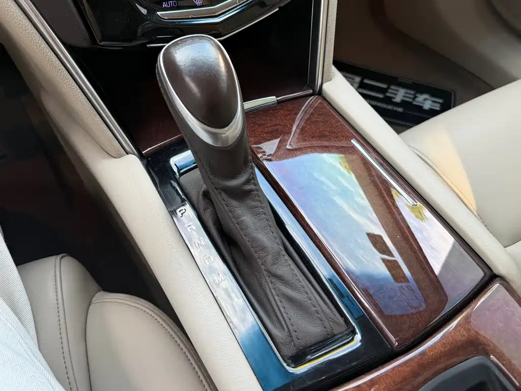 Cadillac XTS 2017 — фото 16