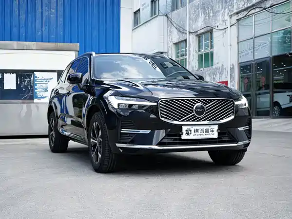 Volvo XC60 2025