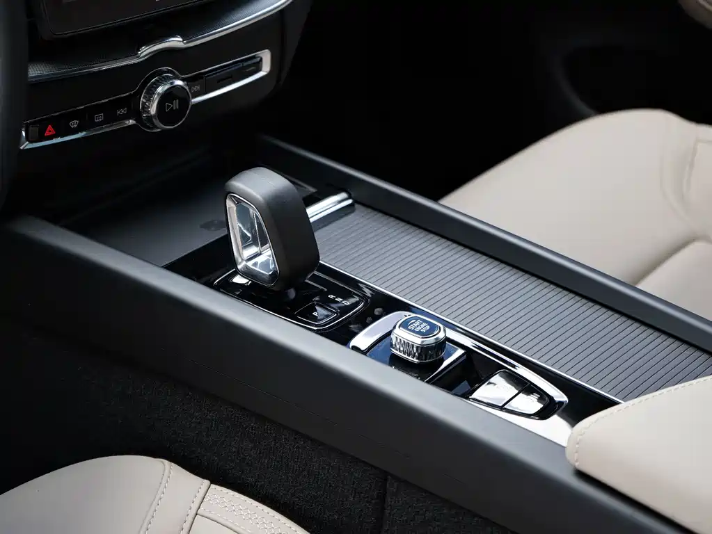 Volvo XC60 2025 — фото 16