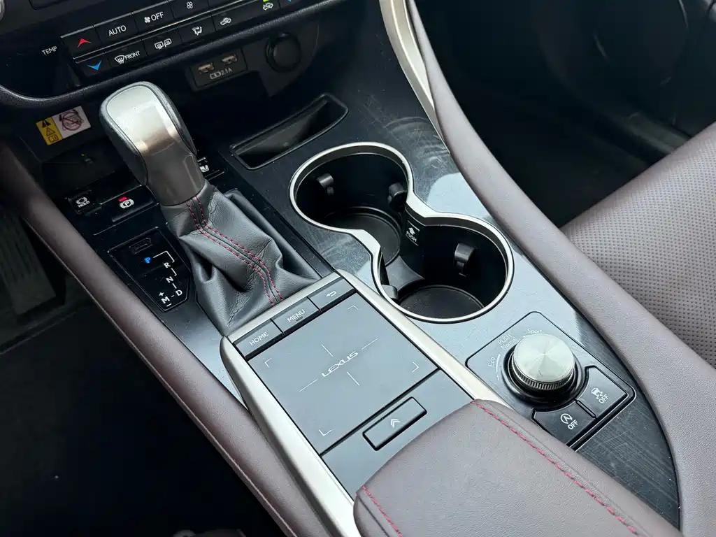 Lexus RX 2020 — фото 15
