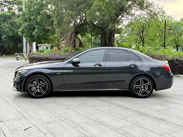 Mercedes-Benz C-Class 2021