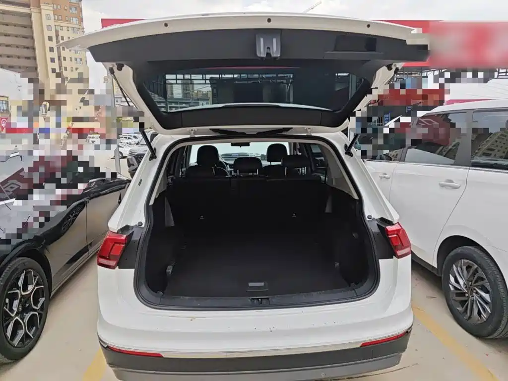 Volkswagen Tiguan L 2018 — фото 15
