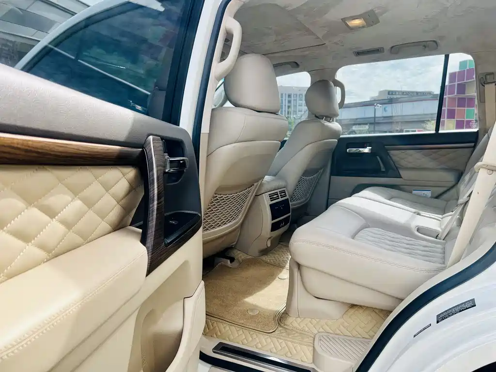 Toyota Land Cruiser 2020 — фото 7