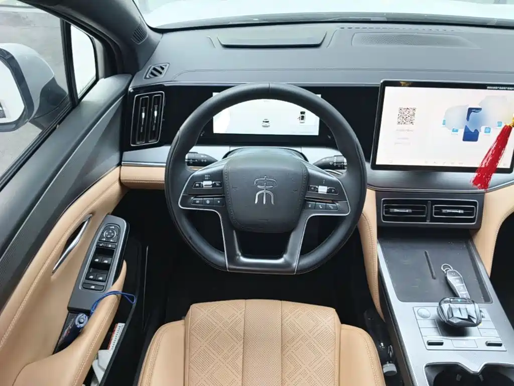 BYD L DM-i 2024 — фото 11