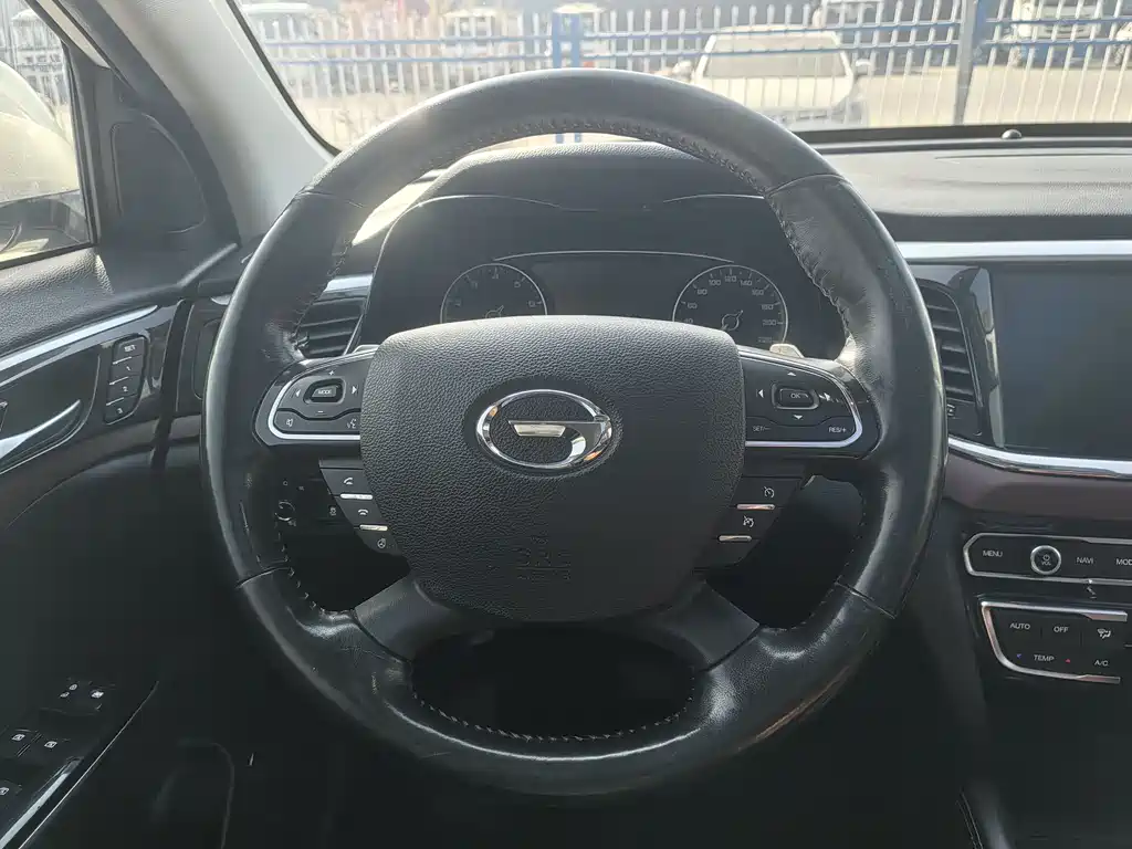 GAC Motor Trumpchi GS8 2018 — фото 18