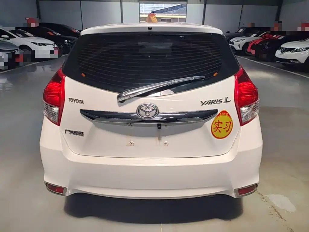 Toyota Yaris L 2015 — фото 6