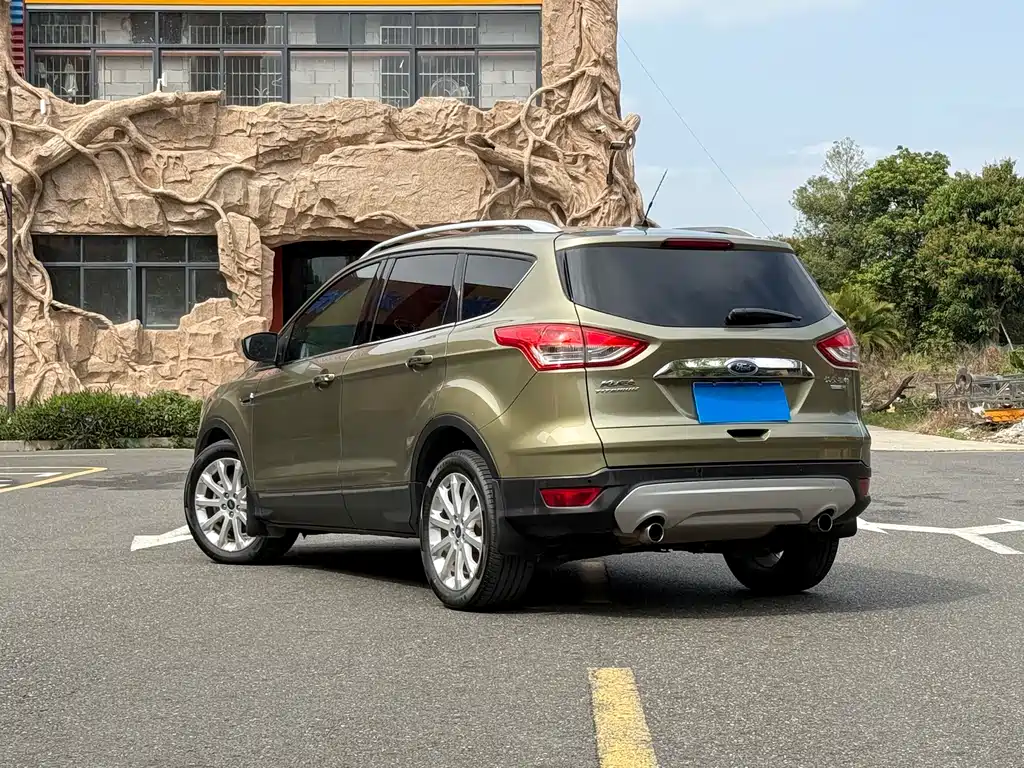 Ford Kuga 2015 — фото 3