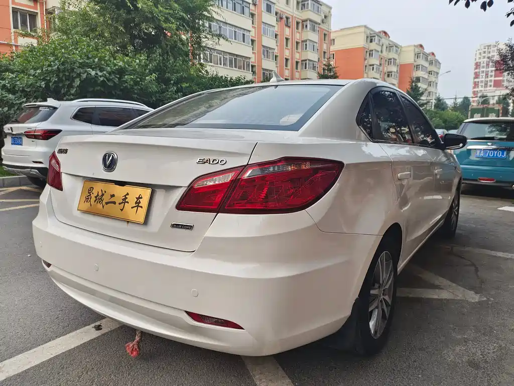 Changan Eado 2016 — фото 4
