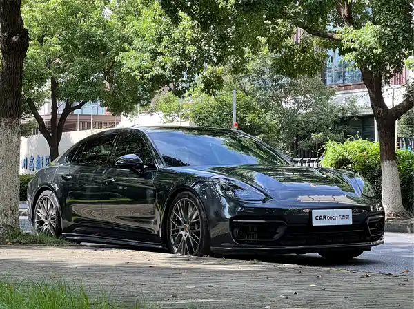 Porsche Panamera 2024