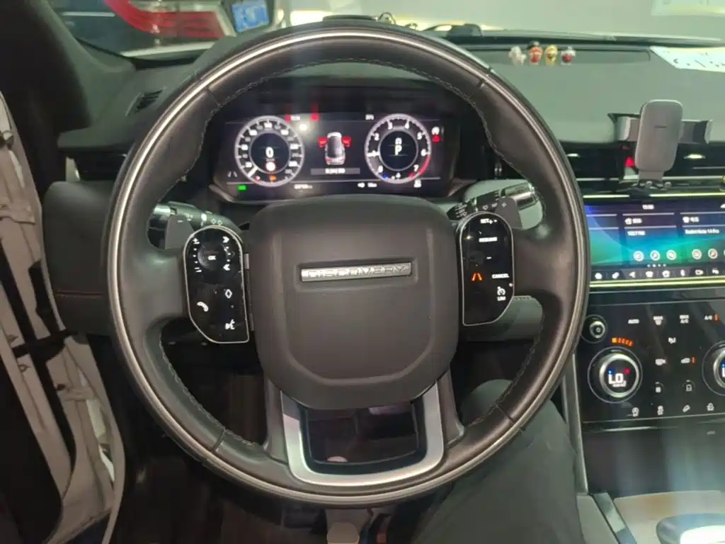 Land Rover Discovery Sport 2021 — фото 11