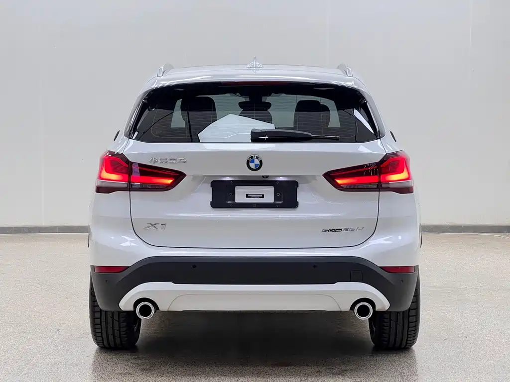 BMW X1 2022 — фото 8