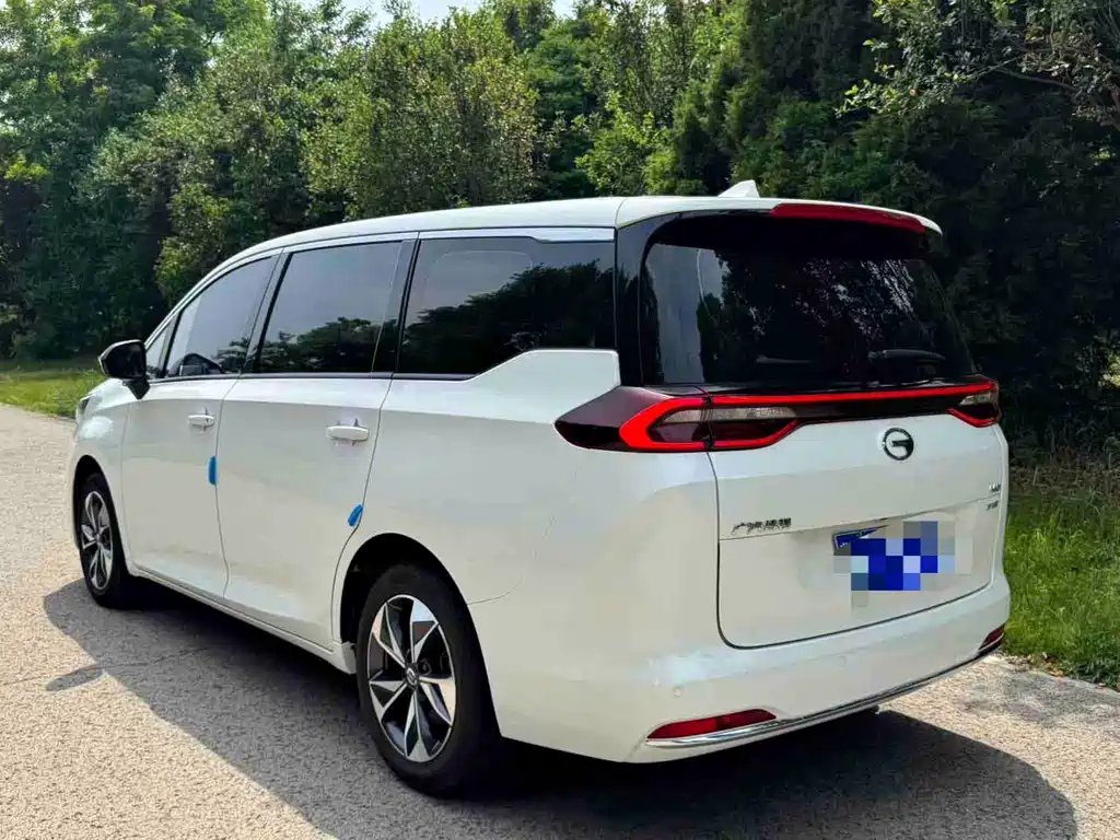 GAC Motor Trumpchi M6 2022 — фото 5