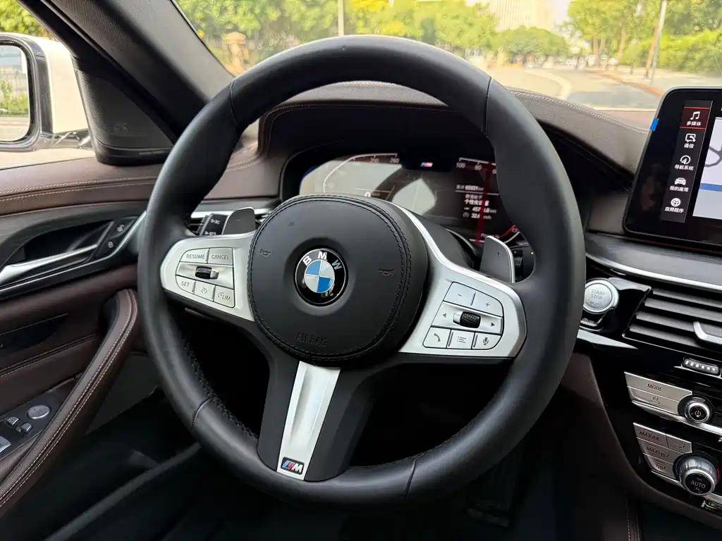 BMW 5 Series 2023 — фото 14